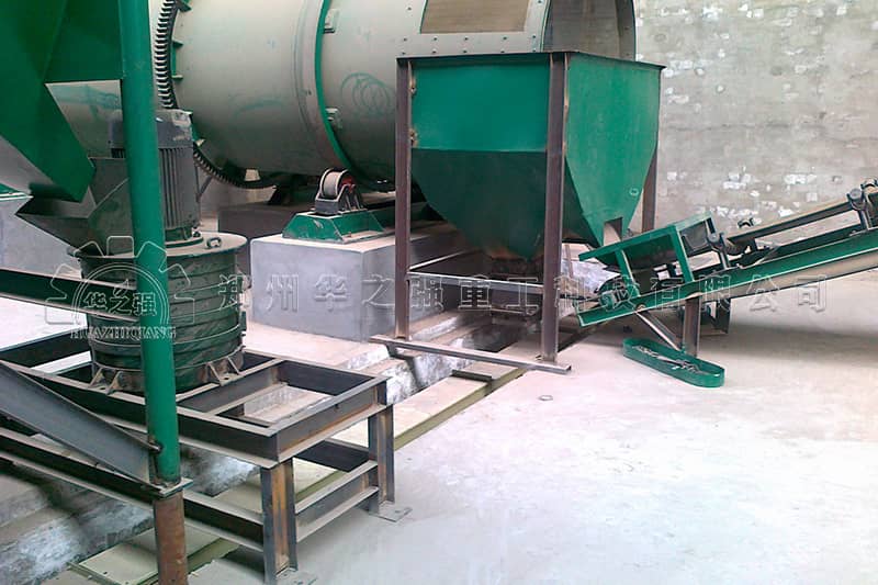 內(nèi)蒙五原有機(jī)肥設(shè)備生產(chǎn)線現(xiàn)場(chǎng)