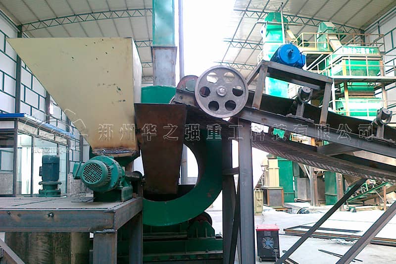 內(nèi)蒙五原有機(jī)肥設(shè)備生產(chǎn)線現(xiàn)場(chǎng)